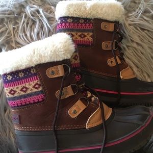 London Fog boots Size 3